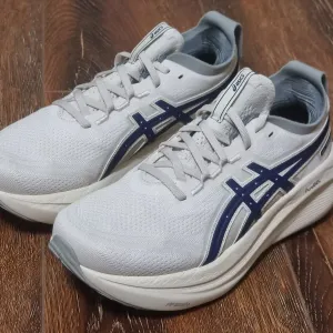 Оригінал 100% професійні жіночі кросівки asics nimbus 27 eur 40.5