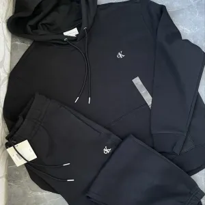 Спортивний костюм теплий на флісі Calvin Klein Monogram(оригінал )   Розмір: M, L