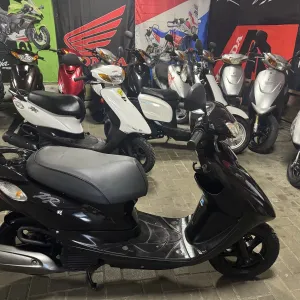 Японский скутер Yamaha Jog SA39J ZR