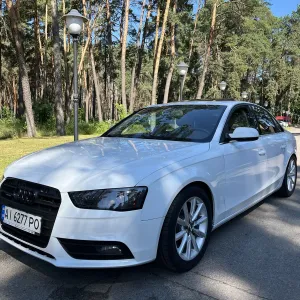 Продам Audi A4, 2012 року випуску. 2.0 бензин, автоматична коробка передач, повний привід (quattro).