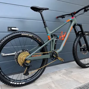 Карбоновий Focus Sam 8.8 27.5 Sram XX1 Gold 170/170 Magura MT5 Fox
