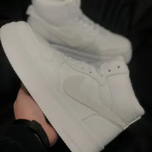 Зимние женские высокие красовки найк Женские белые кросовки Nike air Натуральная кожа Последний размер 38