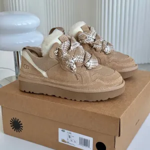 Ugg Lowmel Sand трендові жіночі уггі ловмел на овчині теплі зимові