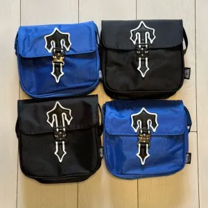 Міська сумка через плече Trapstar: Чорна, Синя. Рефлективний логотип