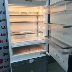 MasterCool KF1901 холодильник 90см під забудову  льодогенератор