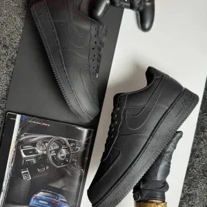 Чоловічі кросівки найк аір форс великі розміри Nike Air Force 1 Big Size All Black [47-49]
