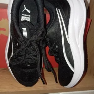 Кросівки  PUMA.Нові.