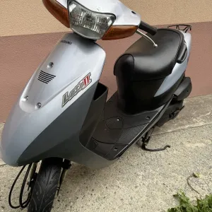 Японський мопед suzuki lets 2 бабочка скутер з контейнера