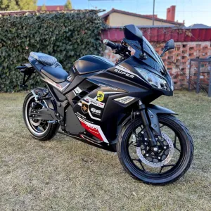 Электромотоцикл Ninja Электробайк 2950W шлем ПОДАРОК чорний 45 a Li-on