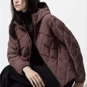 Стильна стьобана куртка uniqlo pufftech puffertech parka (колір wine)