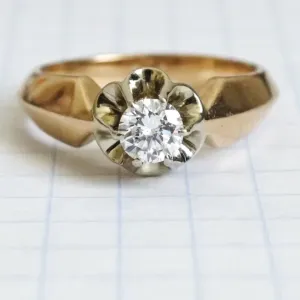 Золота каблучка, з діамантом 0.41 ct, 583 проба.