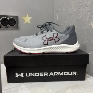 Нові кросівки Under Armour Charged Pursuit 3 Big Logo , у сірому кольорі , в розмірі 46