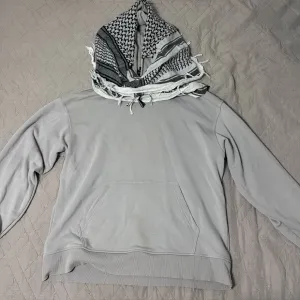 Продам кофту бренда Strella
