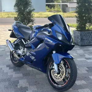 Honda CBR F4i с переоформлением