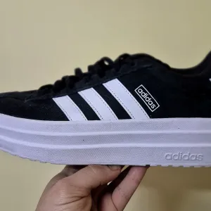 Жіночі кросівки Adidas VL Court Bold(СТОК-Оригінал)42-26,5см