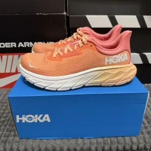 Жіночі кросівки Hoka Arahi 7 38(24см) оригінал