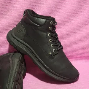 Устілка 28 см. Skechers шкіряні кросівки, легкі та зручні. Розмір 43