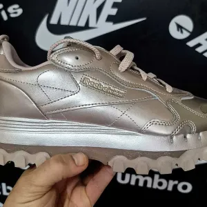 Жіночі кросівки Reebok x Cardi B Classic Leather(Оригінал)Розміри:38-24,5 і 39-25,5см.
