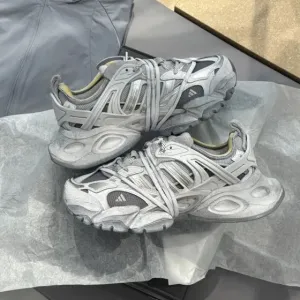 Adidas Vento XLG Deluxe Grey трендові кросівки адідас венто сірі