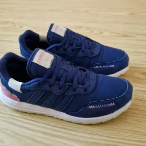 Кросівки  Adidas 38 розмір (стелька 23.5см) Original