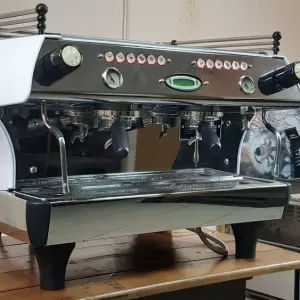 Профессиональная кофемашина La Marzocco GB 5, fb80,2 поста 2 gr группы