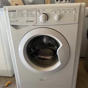 Продам пральну машину Indesit