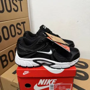 Nike V5 RNR black white/Найк вомеро 5 чёрные 38 39