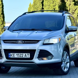 Ford Escape В Ідеальному Стані В Самій максимальній Комплектації!!! Гаражне зберігання один власник!