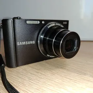 Компактний цифровий фотоапарат Samsung ST200F (10x оптичний зум, HD)
