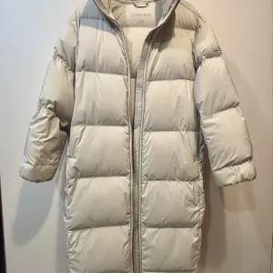 Пуховик Calvin Klein без дефектів