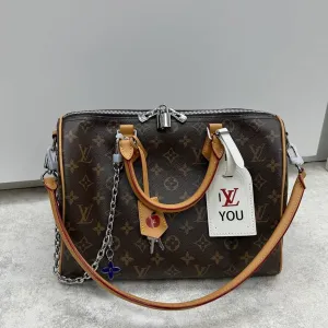 Сумочка в стилі LV