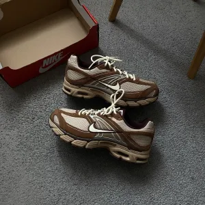 Оригінал! Чоловічі кросівки Nike Air Max Moto 2k 42 IQ3410-281 p-6000 dunk react  initiator vomero