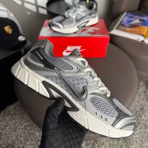 Кросівки Кроссовки Nike V5 RNR Grey Metallic Серый Сірий Кросовки демісезон