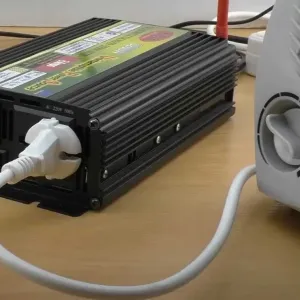 Безперебойник 3200W 15А Инвертор Преобразователь 12V-220V. Інвертор