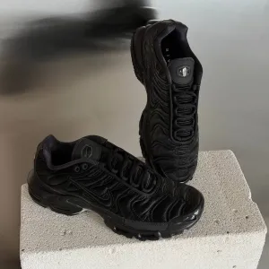 Оригинал Nike Air Max Plus Black Anthracite Sail (FV1169 001) оригінальні кросівки найк тн чорні