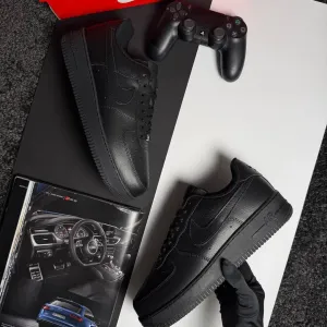 Чоловічі кросівки найк аір форс Nike Air Force 1 '07 M Black  [41-45]