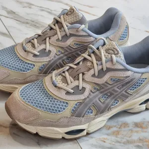 Оригінал 100% кросівки Asics Nyc   EURO 46.5