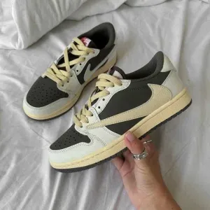 Кросівки Nike Air Jordan 1 x Travis Scott Beige premium | Кроссовки Найк жіночі чоловічі