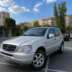 Мерседес  МЛ 270