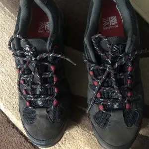 Кросівки.  Karrimor