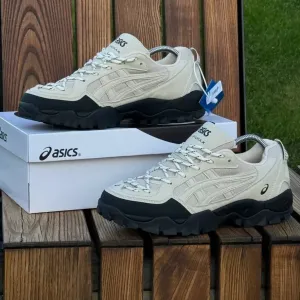 Трекінгова модель ASICS чоловічі кросівки асікс на кожен день