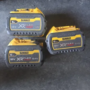 Dewalt 18v 6ah 54v під ремонт ціна вказана за 1шт