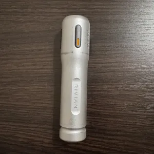 Ліхтарик Rivian Torch 1000 Lumens оригінальний