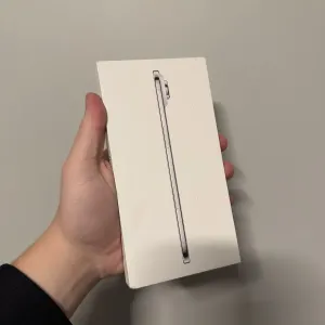 Apple iPhone Air 1TB. ( Cloud White ) (MG3E4, MG1N4, MG2X4)
