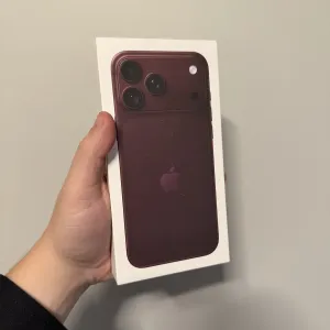 Apple iPhone 18 Pro Max 256Gb. ( Burgundy )