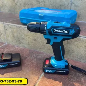 Аккумуляторный шуруповерт Makita 550 24В с DFR патроном с набором