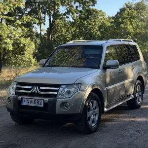 Mitsubishi вагон 3.2 дизель полный привод