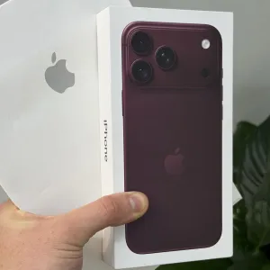 IPhone 18 Pro Max 1Tb Burgundy в Наявності Київ