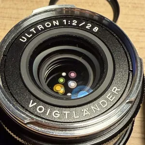 Voigtlander ultron 2/28 m-moult