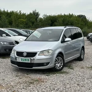 Продам Volkswagen Touran 2006 рік можлива розстрочка,кредит,обмін!